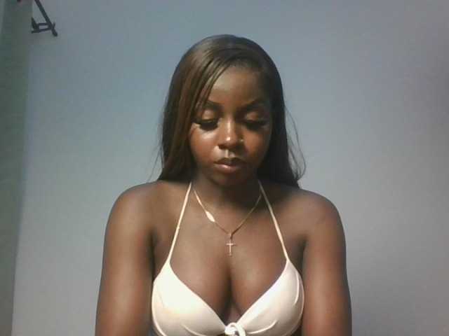 Sexykitten1 live cam on BongaCams