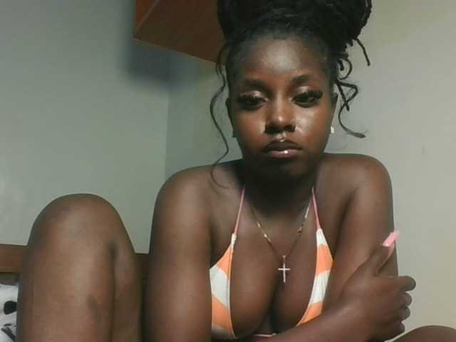 Sexykitten1 live cam on BongaCams
