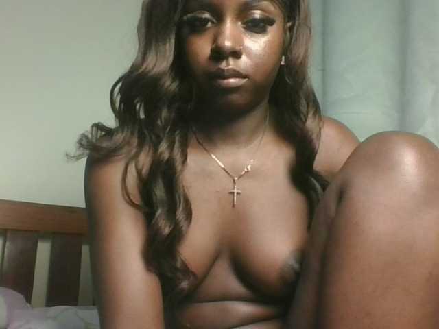 Sexykitten1 live cam on BongaCams