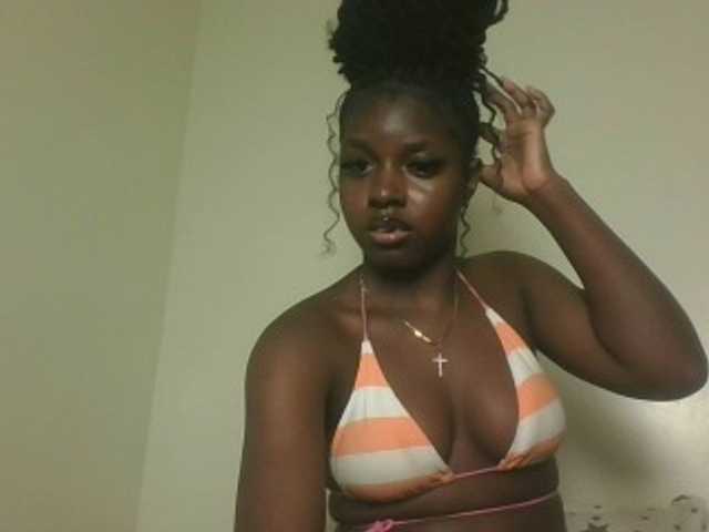 Sexykitten1 live cam on BongaCams