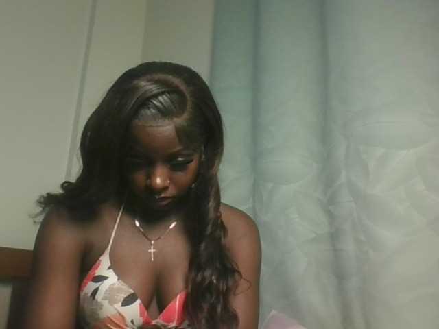 Sexykitten1 live cam on BongaCams