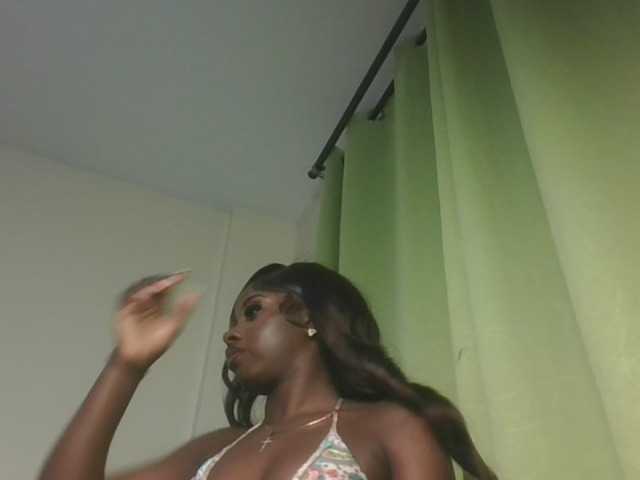 Sexykitten1 live cam on BongaCams