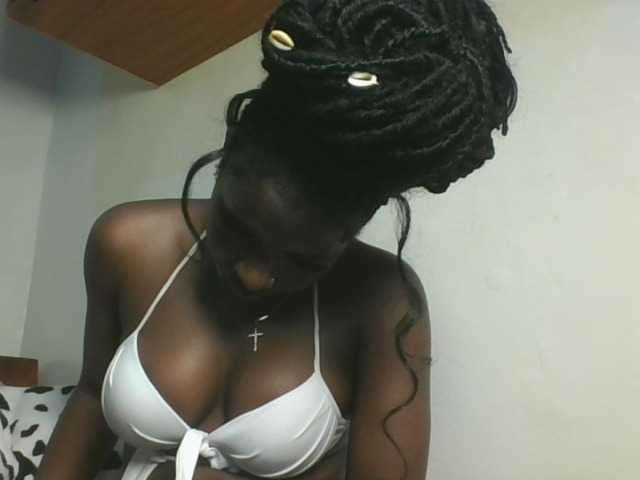 Sexykitten1 live cam on BongaCams
