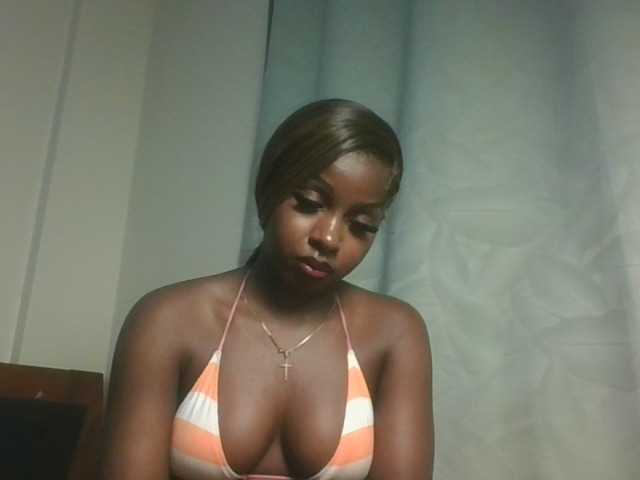 Sexykitten1 live cam on BongaCams