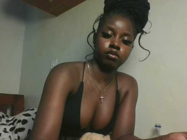 Sexykitten1 live cam on BongaCams