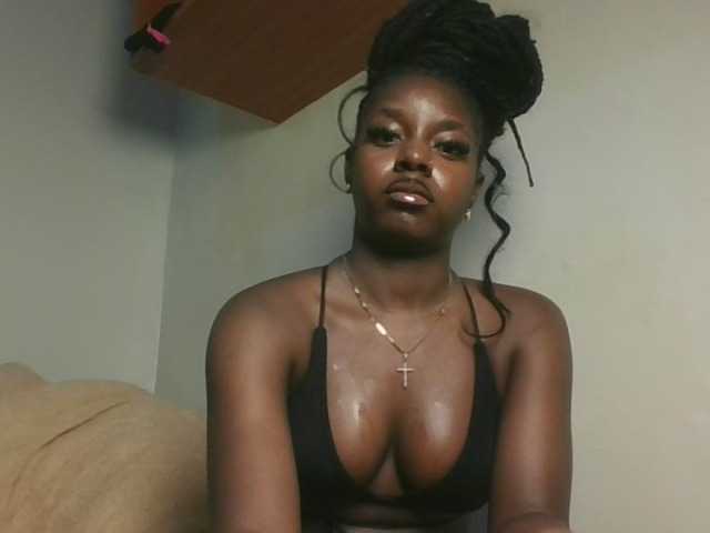 Sexykitten1 live cam on BongaCams