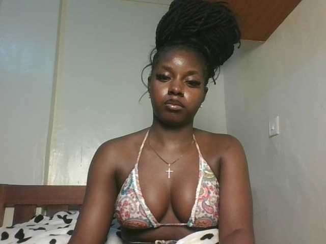 Sexykitten1 live cam on BongaCams