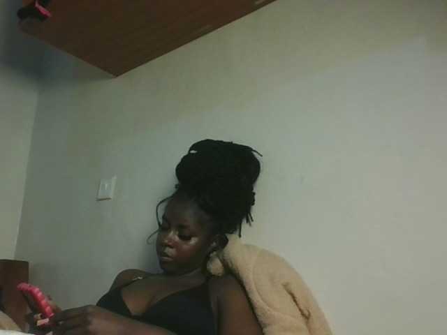 Sexykitten1 live cam on BongaCams
