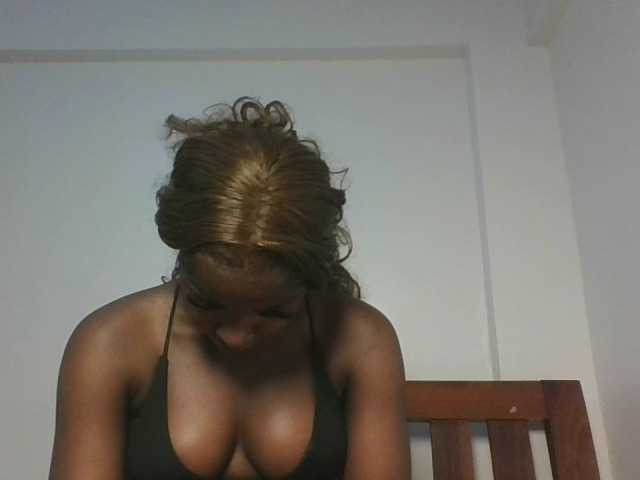 Sexykitten1 live cam on BongaCams
