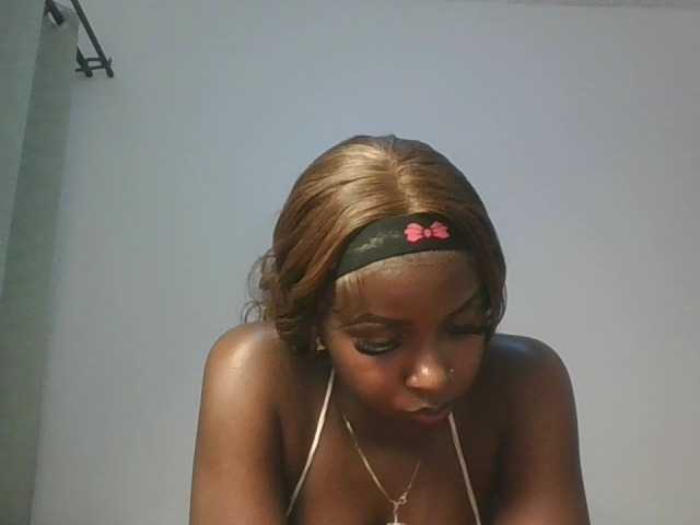 Sexykitten1 live cam on BongaCams