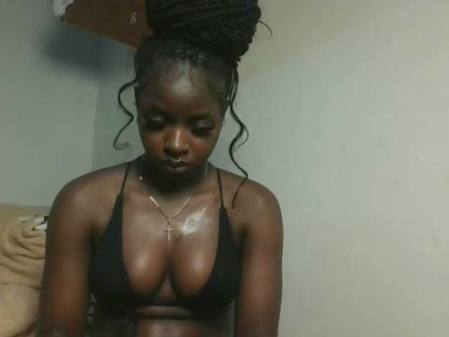 Sexykitten1 live cam on BongaCams