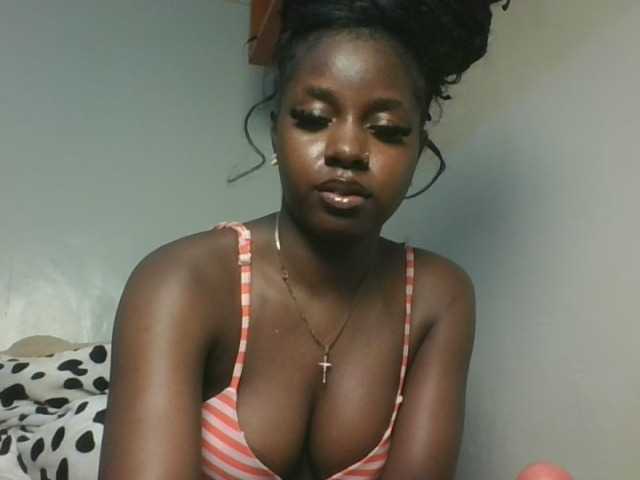 Sexykitten1 live cam on BongaCams