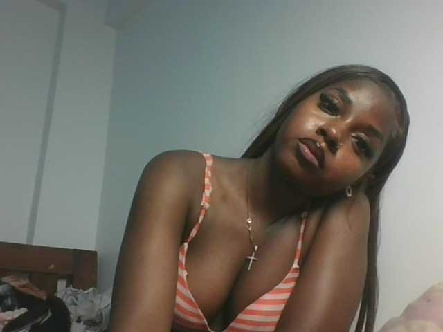 Sexykitten1 live cam on BongaCams