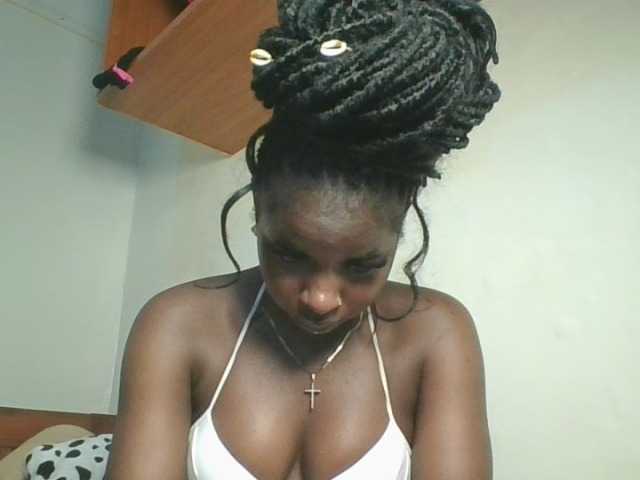 Sexykitten1 live cam on BongaCams