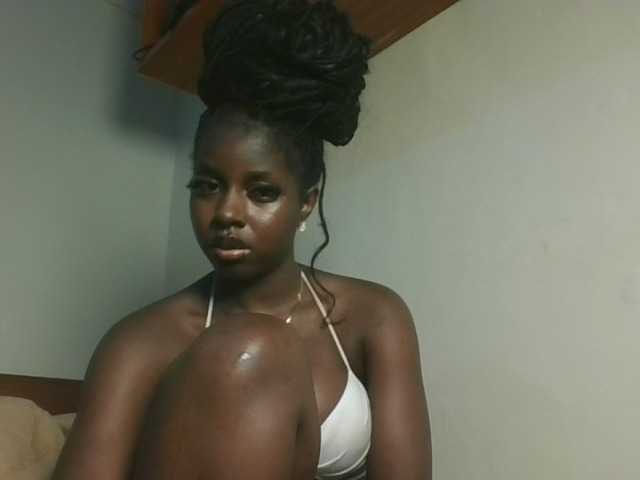 Sexykitten1 live cam on BongaCams