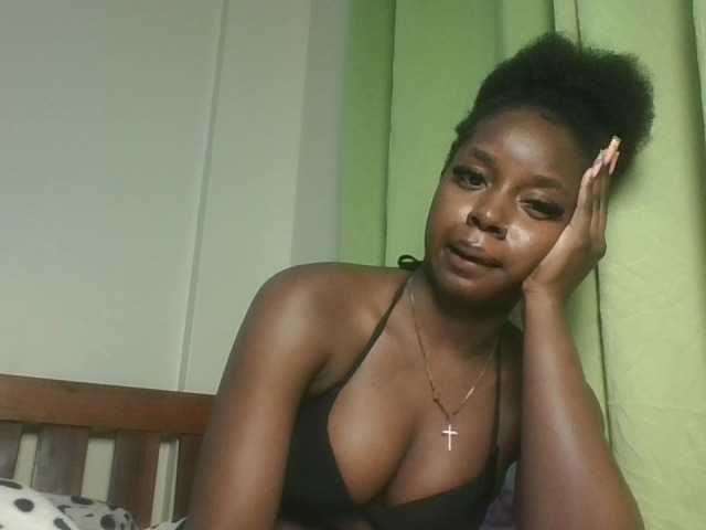 Sexykitten1 live cam on BongaCams