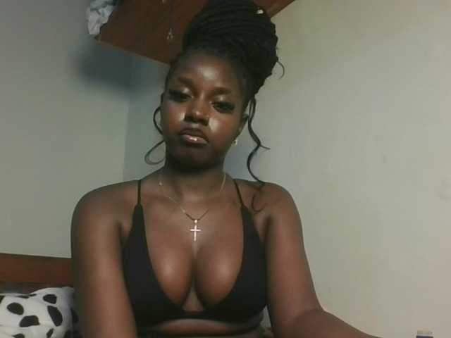 Sexykitten1 live cam on BongaCams