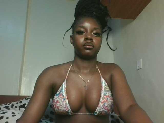 Sexykitten1 live cam on BongaCams