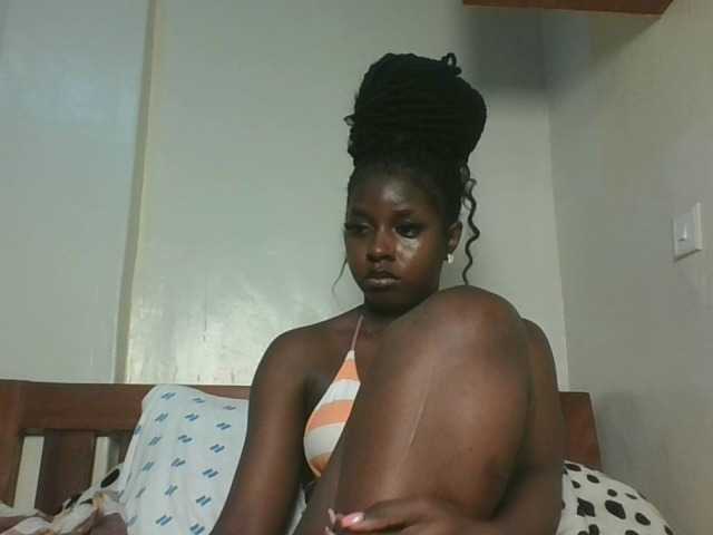 Sexykitten1 live cam on BongaCams