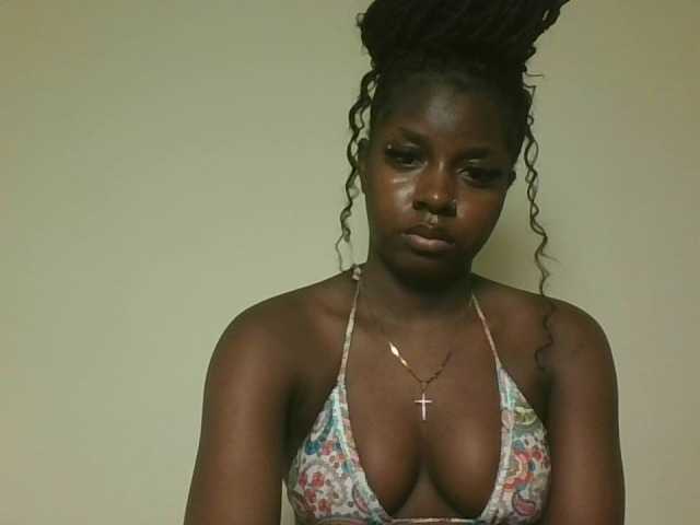 Sexykitten1 live cam on BongaCams