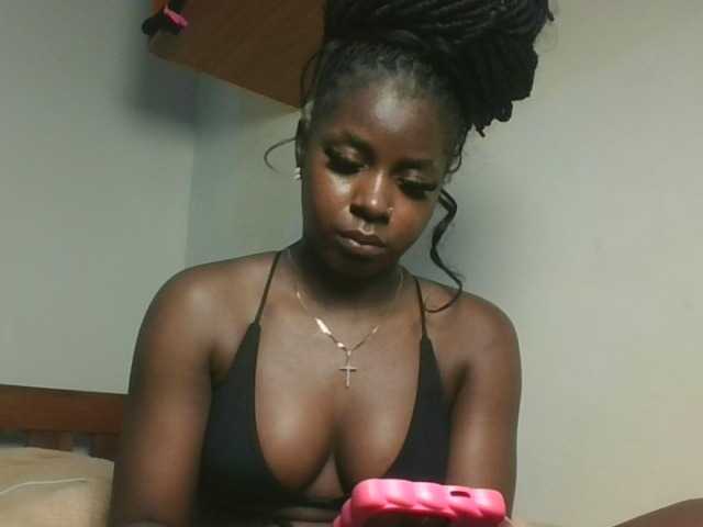 Sexykitten1 live cam on BongaCams