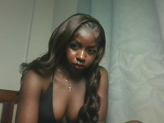 Sexykitten1 live cam on BongaCams
