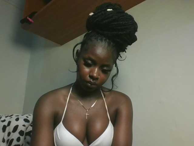 Sexykitten1 live cam on BongaCams