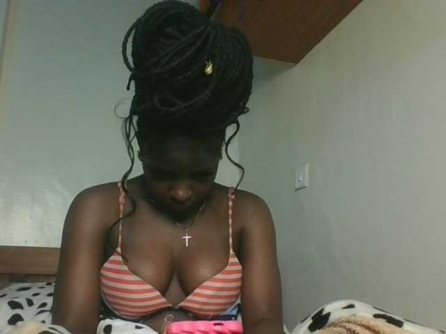 Sexykitten1 live cam on BongaCams