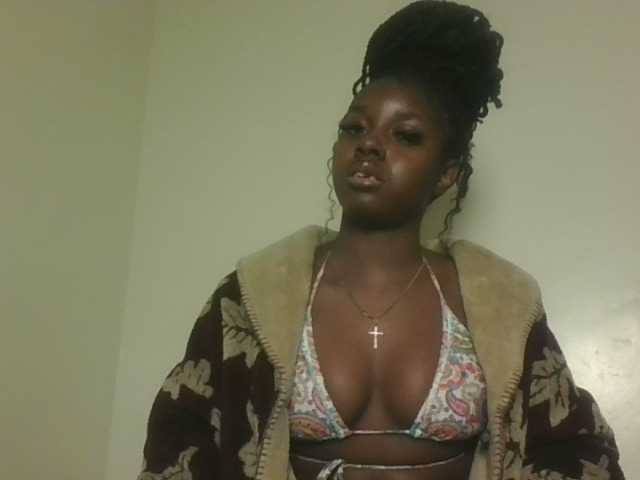 Sexykitten1 live cam on BongaCams