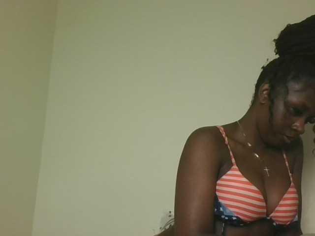 Sexykitten1 live cam on BongaCams