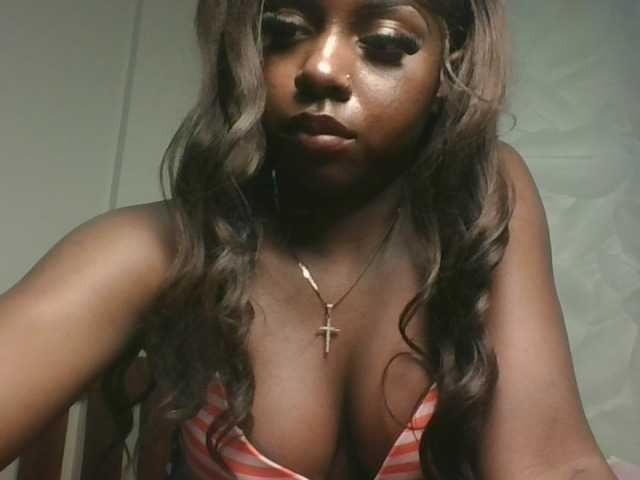 Sexykitten1 live cam on BongaCams