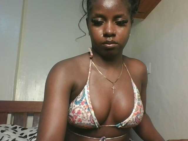 Sexykitten1 live cam on BongaCams