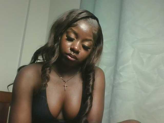 Sexykitten1 live cam on BongaCams