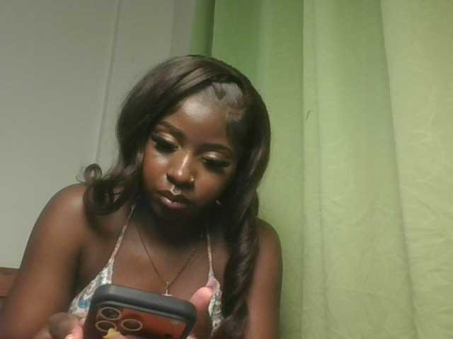 Sexykitten1 live cam on BongaCams