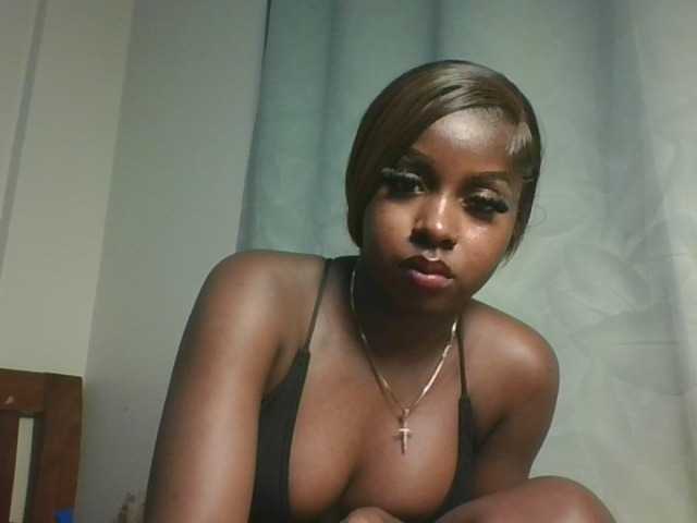 Sexykitten1, live now on BongaCams