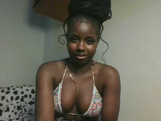 Sexykitten1 live cam on BongaCams