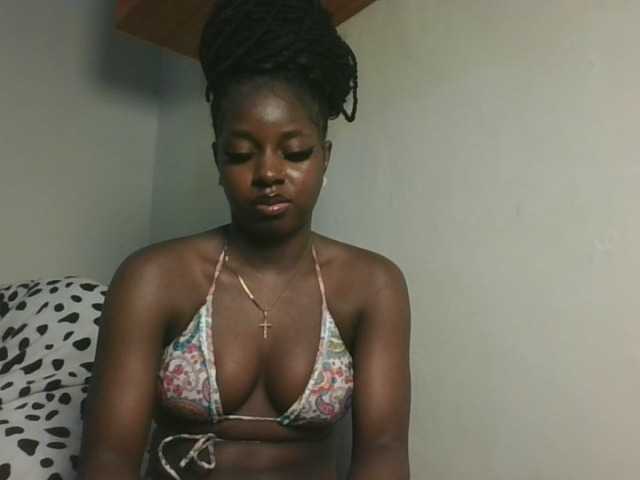 Sexykitten1 live cam on BongaCams