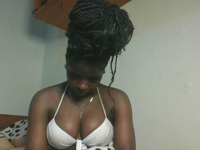 Sexykitten1 live cam on BongaCams