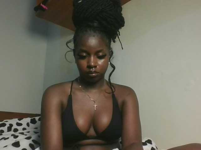 Sexykitten1 live cam on BongaCams