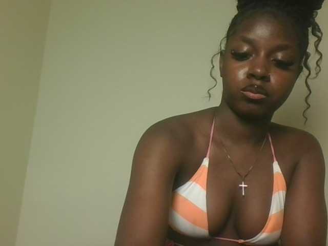 Sexykitten1 live cam on BongaCams