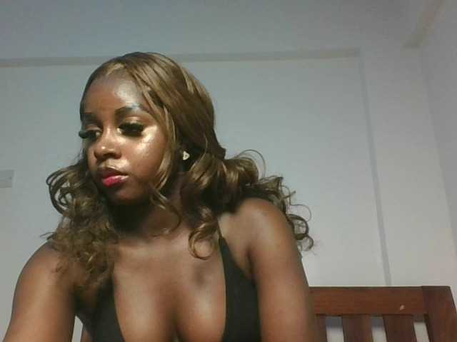 Sexykitten1 live cam on BongaCams