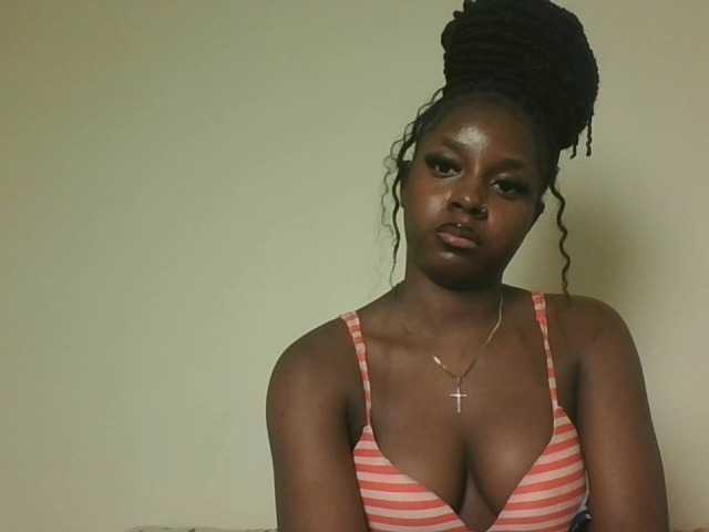 Sexykitten1 live cam on BongaCams