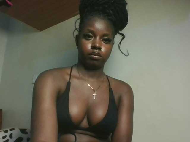Sexykitten1 live cam on BongaCams