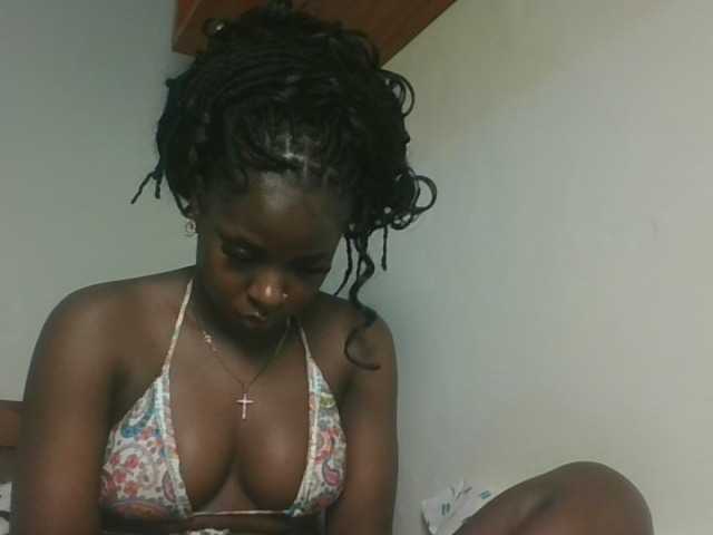 Sexykitten1 live cam on BongaCams