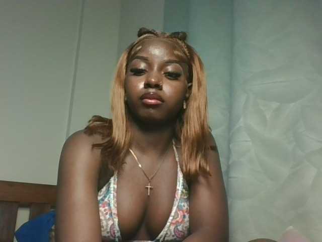 Sexykitten1 live cam on BongaCams
