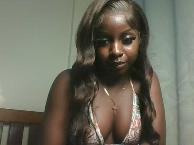 Sexykitten1 live cam on BongaCams