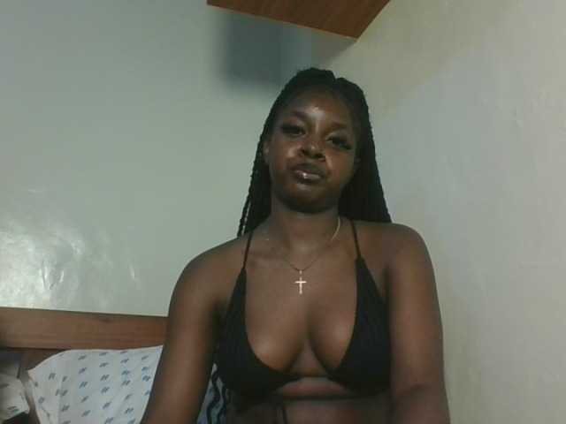 Sexykitten1 live cam on BongaCams