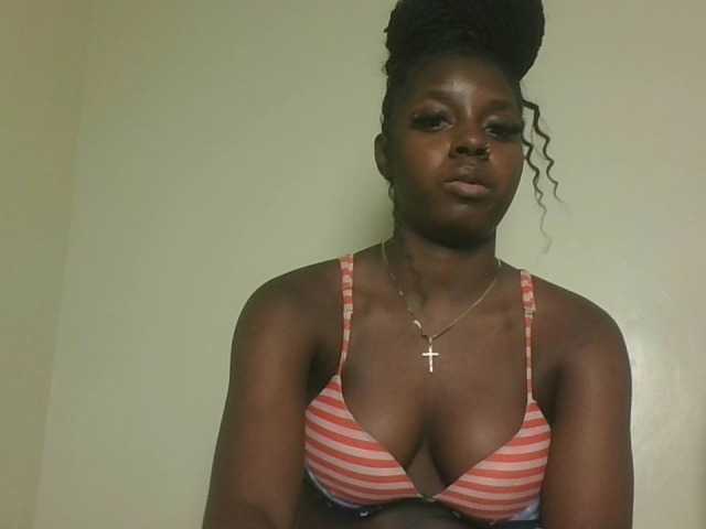 Sexykitten1 live cam on BongaCams