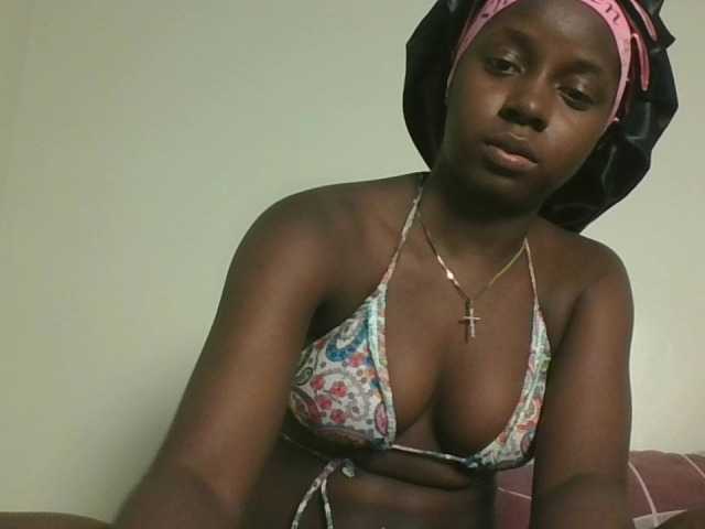 Sexykitten1 live cam on BongaCams
