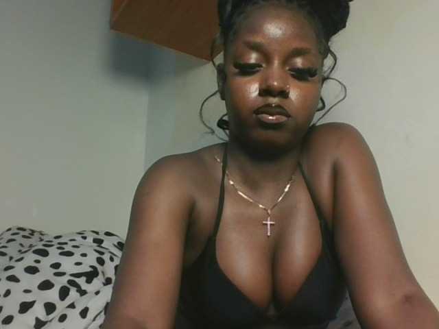Sexykitten1 live cam on BongaCams